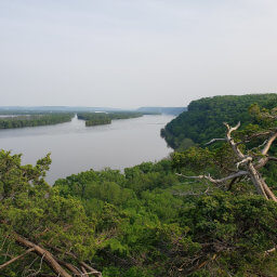 The view of the Mississippi From Hanging Rock