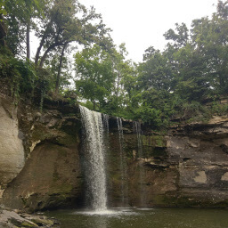 The falls from the bottom of the gorge