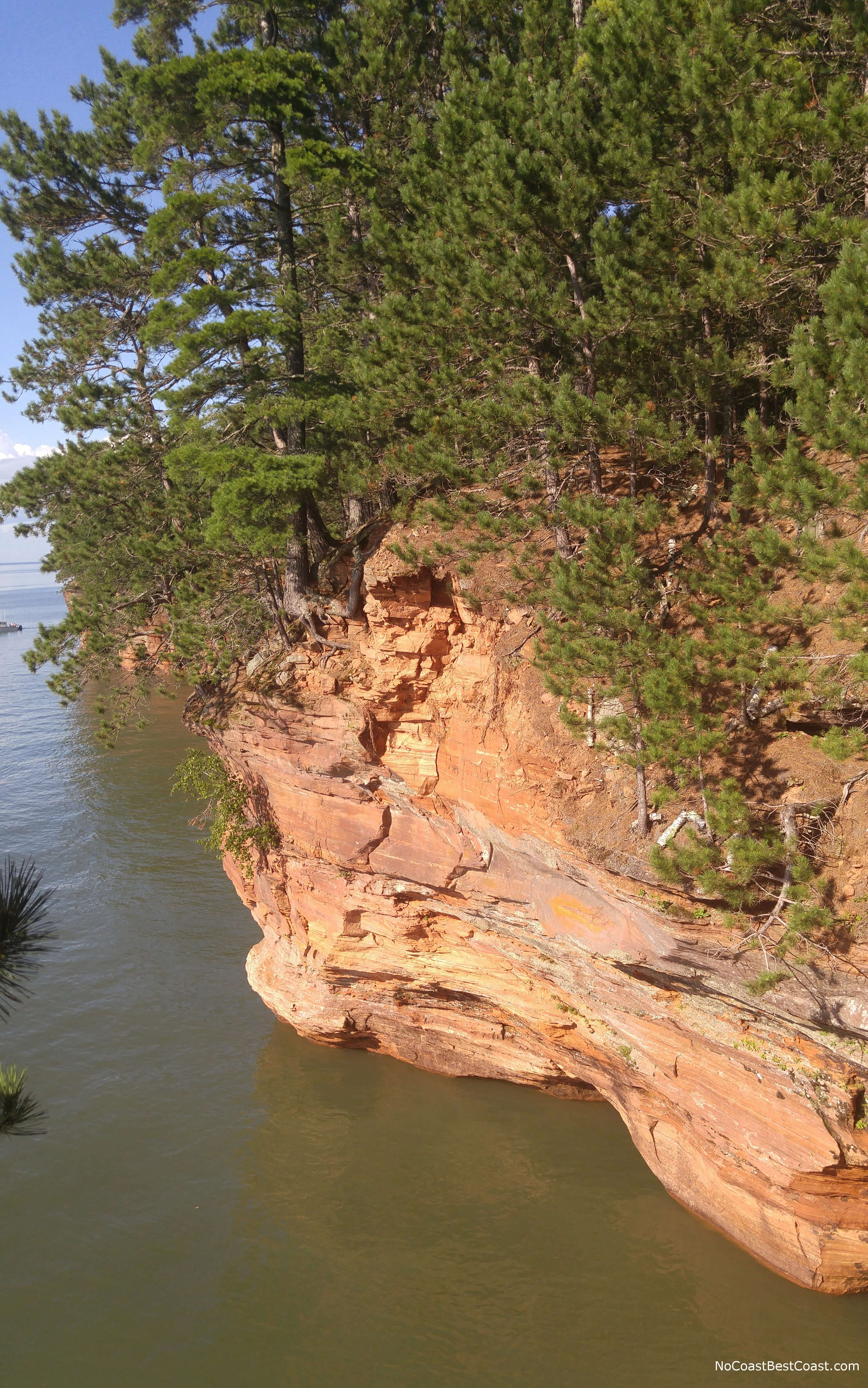 The cliffs of Lake Superior near the sea caves