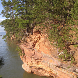 The cliffs of Lake Superior near the sea caves.