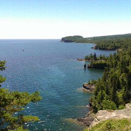 The marvellous cliffs along Lake Superior